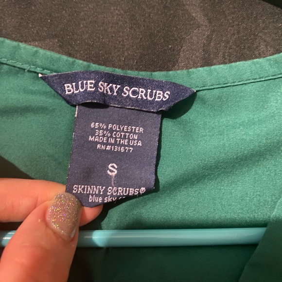 Blue sky scrubs- top size small, bottoms size X-small.  Worn only a few times. - Picture 3 of 5